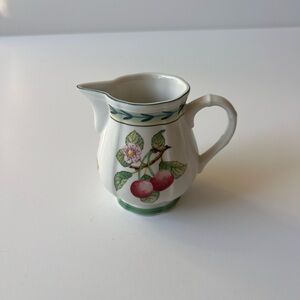 Villeroy & Boch French Garden Fleurence Creamer